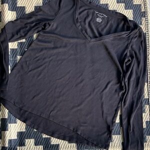 American Eagle Soft & Sexy Black V-Neck Tee